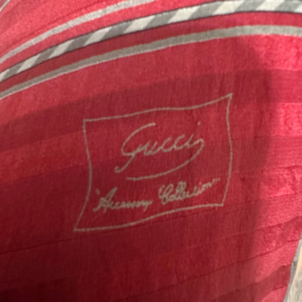 Gucci silk scarf hand sewn used 1x in runway showing 9.5/10 rating clean - Picture 6 of 9